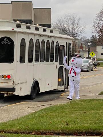 Trolley with Frosty waving to it!